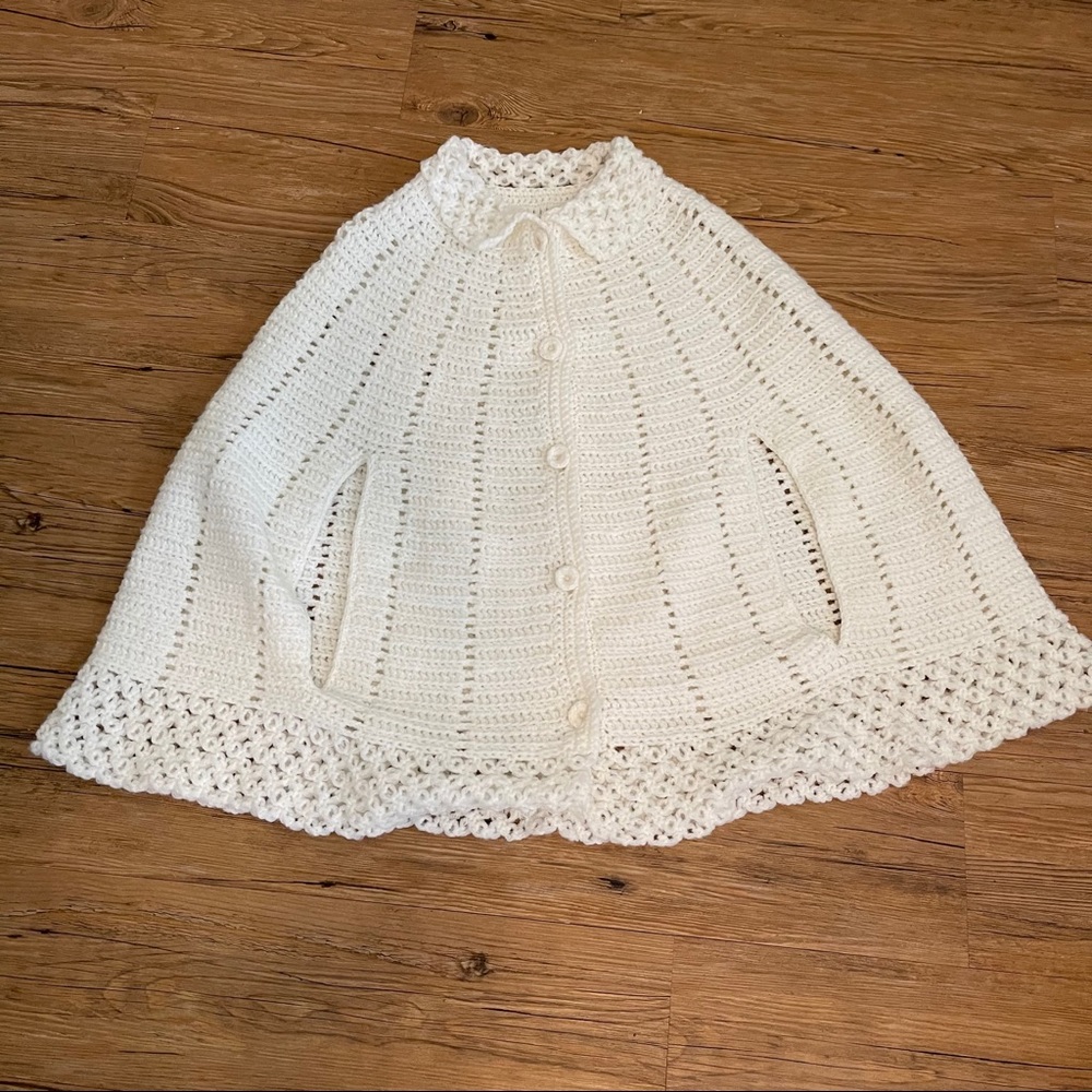70s Crochet Poncho Sweater with Peter Pan Collar covered buttons - Picture 13 of 16